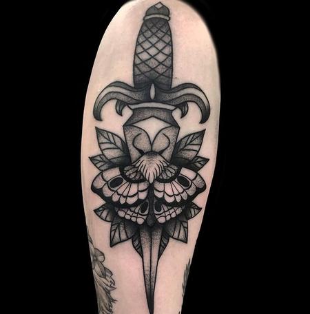 Tattoos - Stipple Dagger - 142363